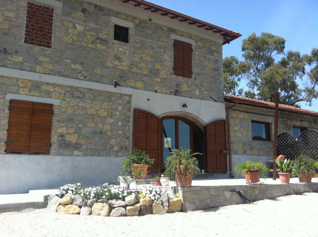 Locanda Villa Naumanni Tarquinia Buitenkant foto