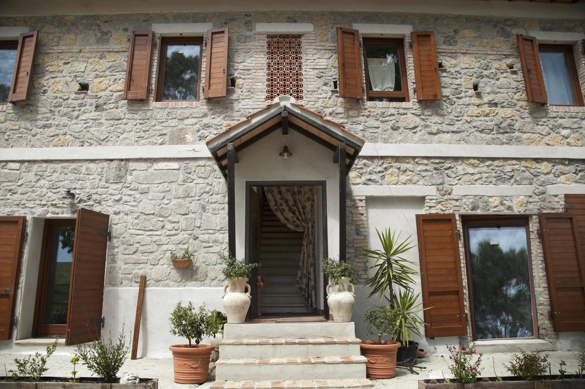 Locanda Villa Naumanni Tarquinia Buitenkant foto