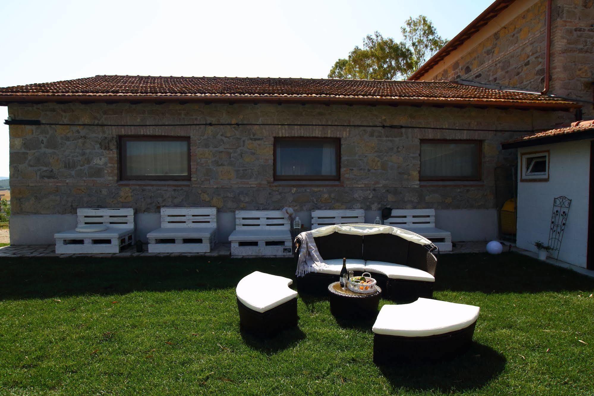 Locanda Villa Naumanni Tarquinia Buitenkant foto